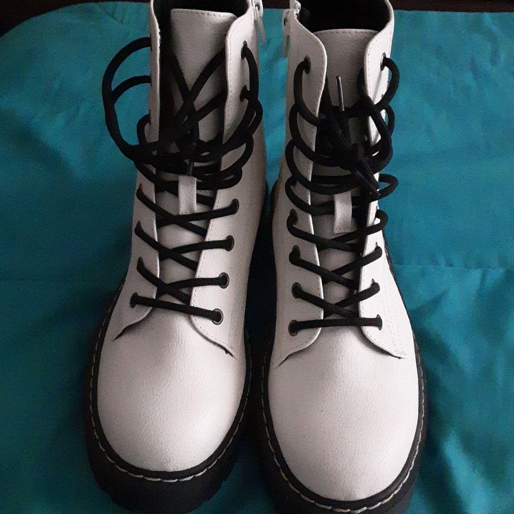 COPY - White combat boots